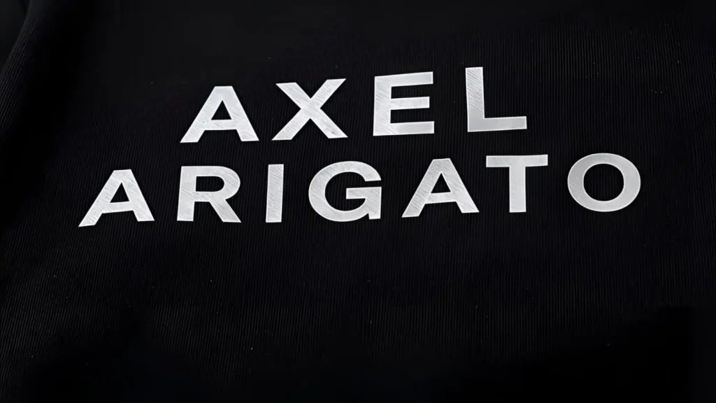 axel arigato slogan t-shirt